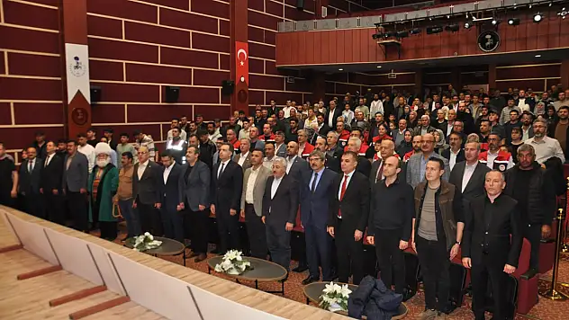 Konya'da bilgi yarışmasında dereceye giren çiftçiler ödüllendirildi
