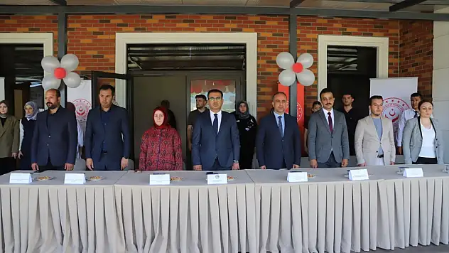Konya'da 'Bilginin Yaşı Yok Yarışması' düzenlendi