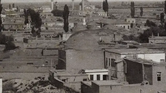 Konya'da bir gecede gizlice yıktırılan türbe kime ait?