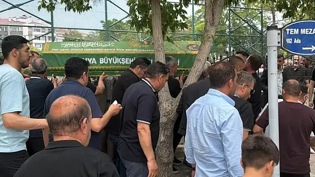Konya'da boşanma aşamasındaki eşi Ali Sarıkaya tarafından vurulmuştu! 3 çocuk annesi Yüksel Sarıkaya toprağa verildi