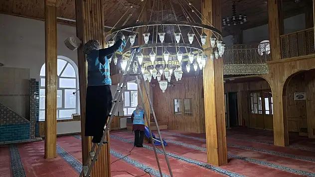 Konya'da camiler Ramazan'a hazır