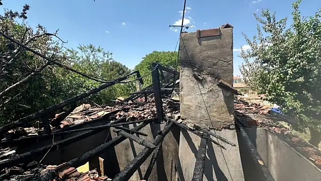 Konya'da çatı yangını korkuttu