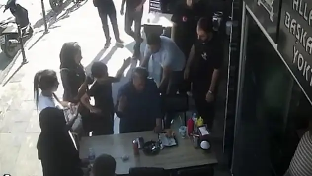 Konya'da dehşet anları kamerada! Boğazına yiyecek kaçan kadın böyle kurtarıldı