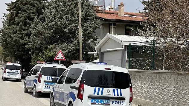 Konya'da deprem sonrası çatlaklar oluştu! 9 daire tahliye edildi!