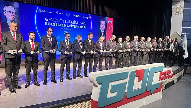 Konya'da dev buluşma: Gençlerle iş dünyası arasında güçlü köprü!