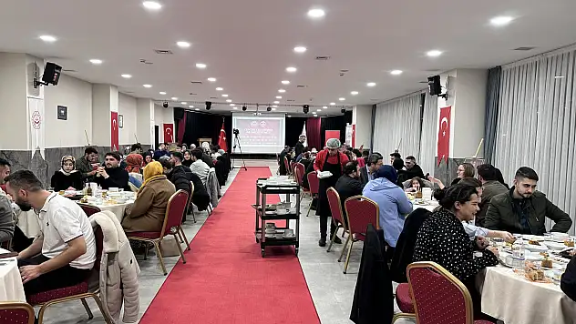 Konya'da devlet desteğiyle dünya evine giren gençler bir araya geldi