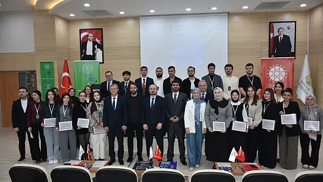 Konya'da 'dezenformasyonla mücadele farkındalık eğitimi' düzenlendi