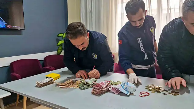 Konya'da dilenci operasyonunda döviz şoku: zabıtayı bile şaşırtan manzara!