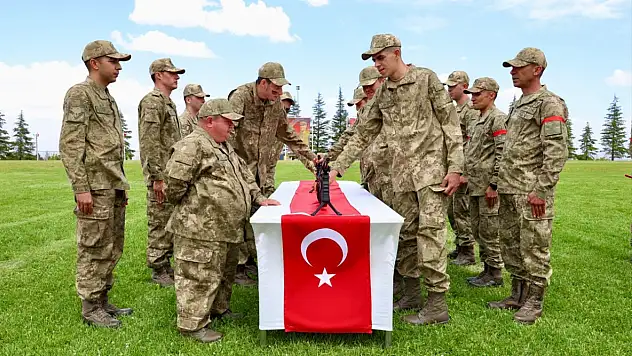 Konya'da duygu dolu yemin töreni! Aileler gözyaşlarını tutamadı