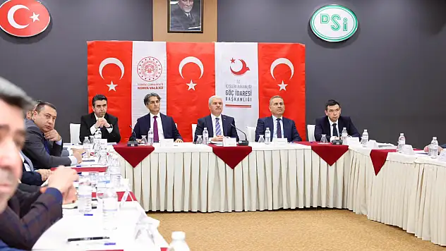 Konya'da, düzensiz göçle mücadele masaya yatırıldı