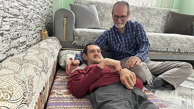 Konya'da evladının dünyasını aydınlatan baba konuştu!