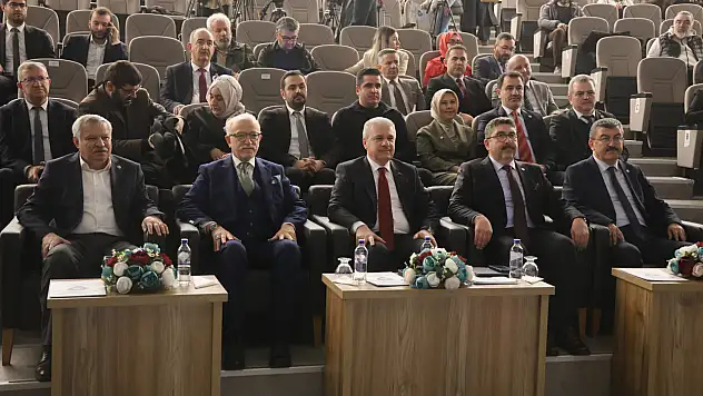 Konya'da gençlerin umudunu çalan sessiz tehlikeyle ilgili aileler bilinçlendirildi