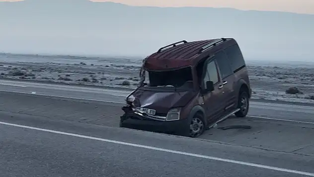 Konya'da hafif ticari araç takla attı: 1 yaralı