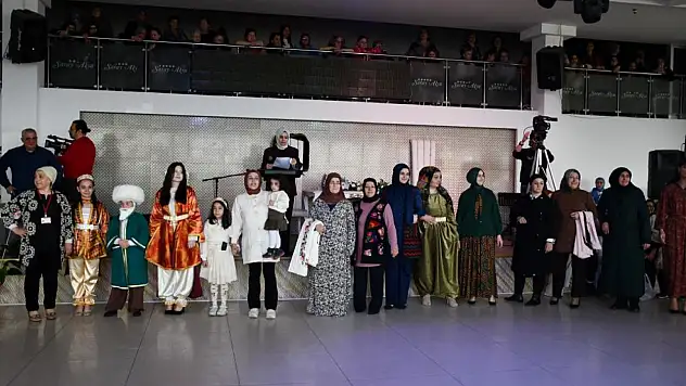 Konya'da Halk Eğitim Merkezi'nden giyim defilesi