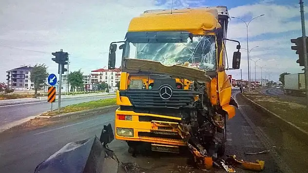 Konya'da  iki ayrı korkutan kaza! Yaralılar var