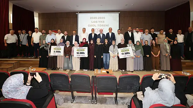 Konya'da İmam Hatip öğrencilerinin derece gururu: 30 öğrenciye ödül!