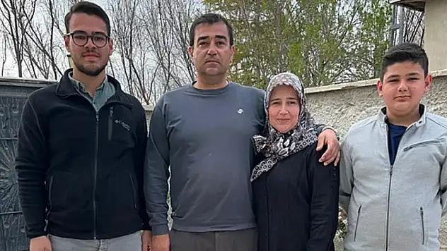 Konya'da inanılmaz tesadüf! Ailecek aynı gün doğdular!
