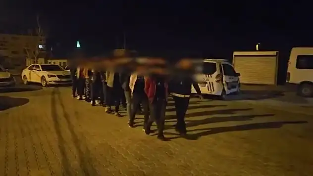 Konya'da insan kaçakçılığı engellendi! Kurnaz plana ceza yağdı