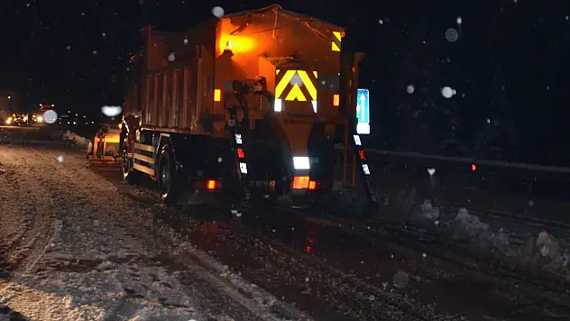 Konya'da kar görme garantili geçit beyaza büründü! Ekipler teyakkuzda!