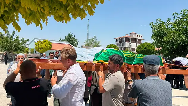 Konya'da katledilen anne kıza acı veda!
