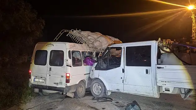 Konya'da kavşakta can pazarı! Çok sayıda yaralı var