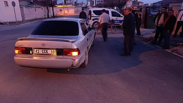 Konya'da kavşakta otomobil ve motosiklet çarpıştı: İkisi de ehliyetsiz çıktı!