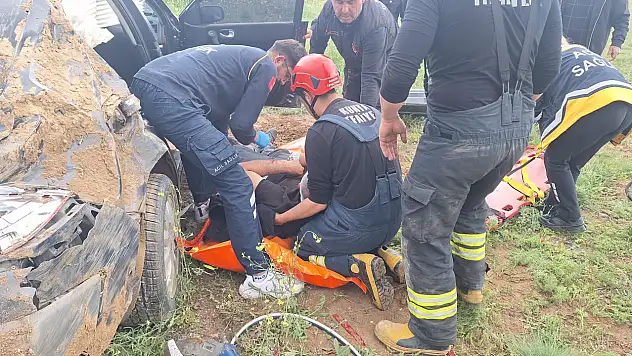Konya'da kaza! Otomobil şarampole devrildi: 2 yaralı
