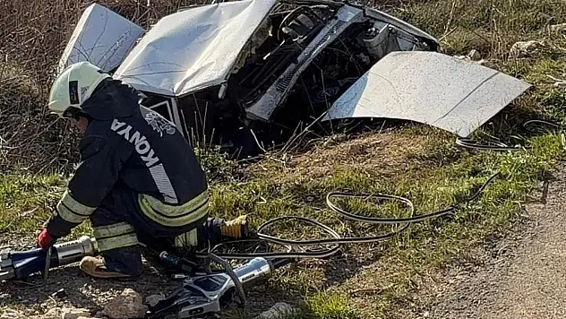 Konya'da otomobil şarampole yuvarlandı: Kardeşlerden biri öldü!