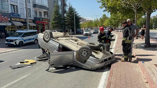 Konya'da kontrolden çıkan otomobil takla attı
