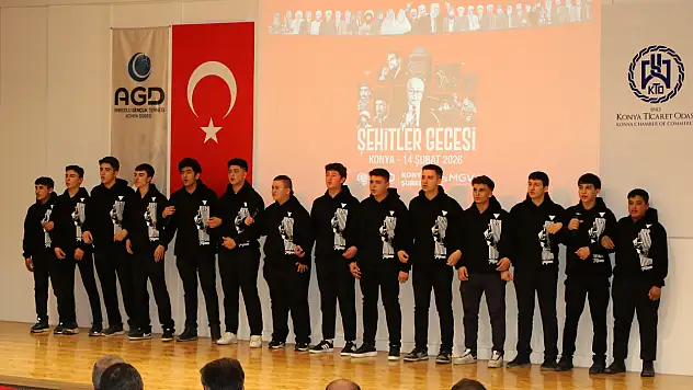 Konya'da manevi gece: Şehitler dualarla anıldı