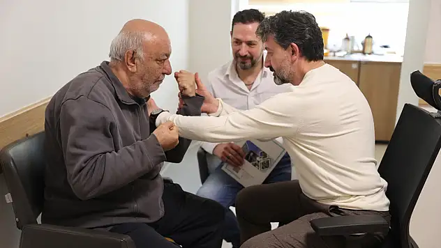 Konya'da meslektaş kardeşler ameliyatlarda şifa dağıtıyor!