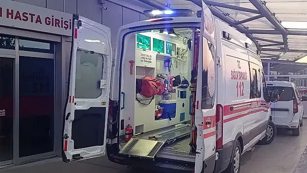 Konya'da motosiklet kontrolden çıkıp devrildi! 2 kişi yaralandı