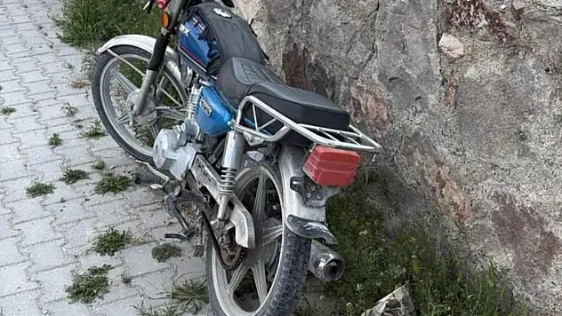 Konya'da motosiklet yayaya çarptı! Yaralılar var