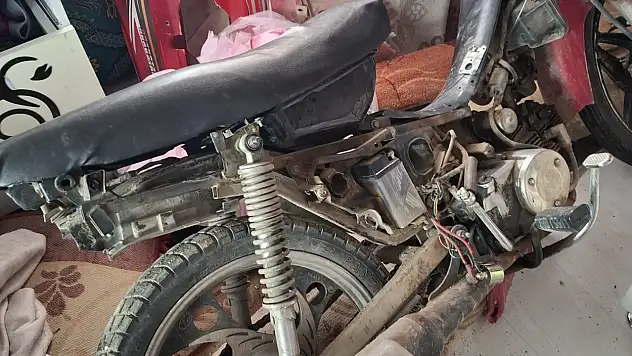 Konya'da motosikleti parçalarken suçüstü yakalandılar!