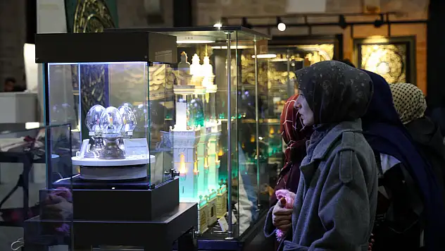 Konya'da mübarek gecede 'Mukaddes' buluşma!