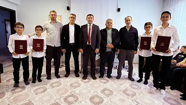 Konya'da öğrencilere hafızlık icazet belgesi verildi