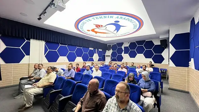 Konya'da okul müdürleri yeni eğitim yılı için bir araya geldi