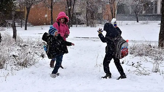 Konya'da okullar peş peşe tatil oluyor! Hangi ilçelere kar tatili geldi?