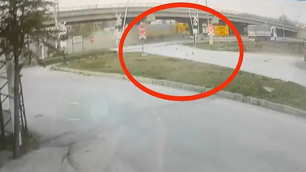 Konya'da ölümlü kaza! Metrelerce sürüklenen otomobil hurdaya döndü