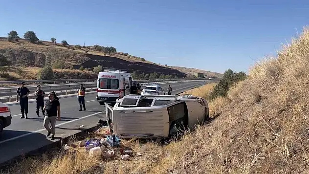 Konya'da otomobil devrildi! Aynı araçtaki 4 kişi yaralandı