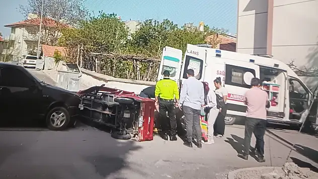 Konya'da otomobil ile elektrikli motosiklet çarpıştı: 2 yaralı