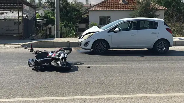 Konya'da otomobil motosiklete çarptı: 1 ağır yaralı!