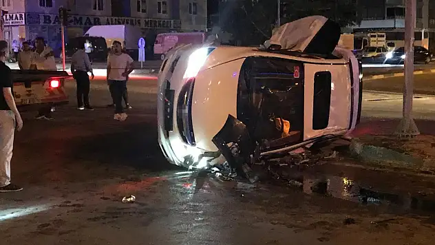 Konya'da otomobillerin çarpıştığı kazada 2 kişi yaralandı!