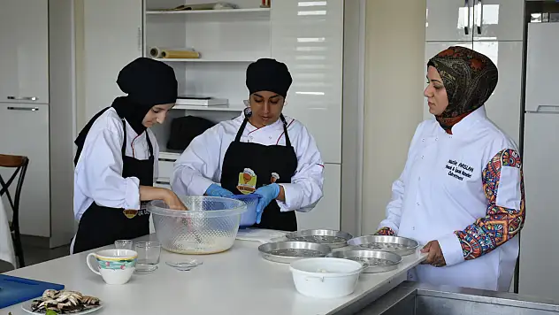 Konya'da özel bireyler aldıkları eğitimlerle meslek sahibi oluyor