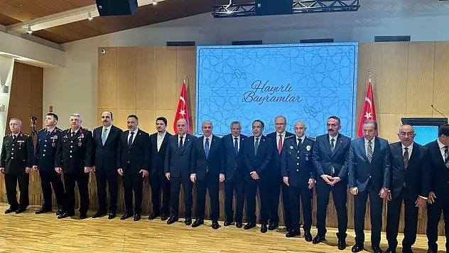 Konya'da protokol üyeleri bayramlaştı