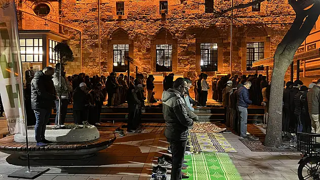 Konya'da Ramazan ayının ilk teravih namazı kılındı