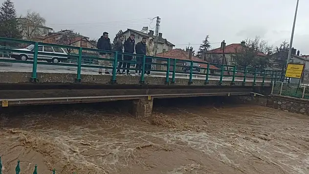 Konya'da sağanak sonrası dereler taştı
