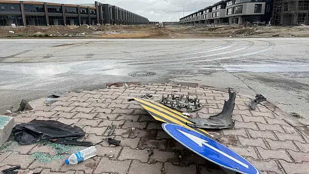 Konya'da sanayi bölgesinde korkutan çarpışma: Panelvan takla attı!
