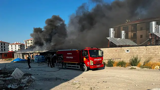 Konya'da şantiye alevlere teslim oldu! Konteynerler küle döndü