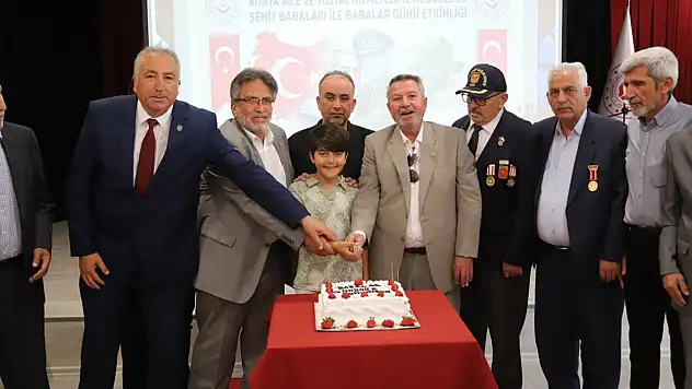Konya'da şehit babaları ve gazilerle huzurevinde duygusal babalar günü buluşması!